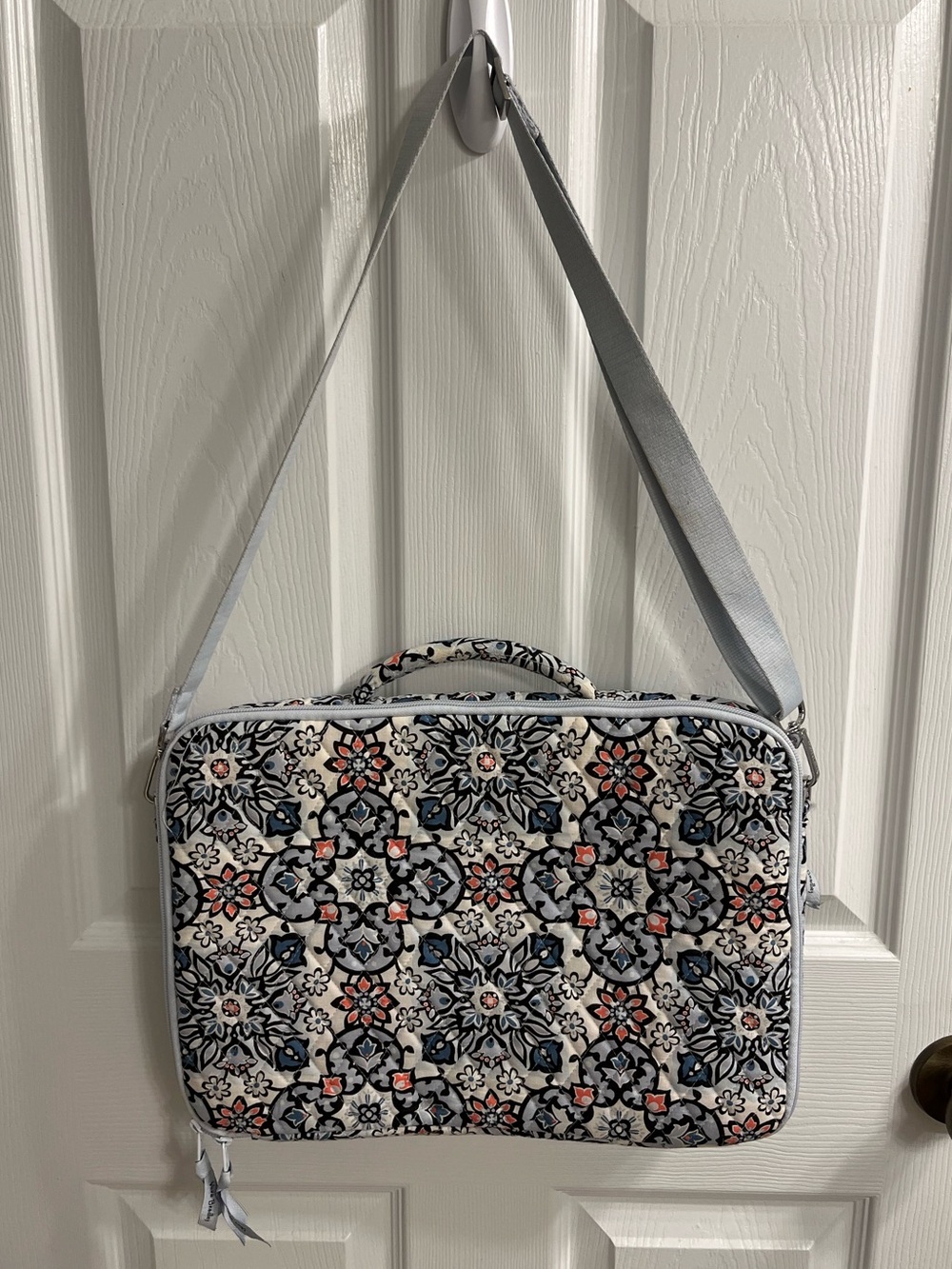 Vera Bradley Laptop Bag in Cream and Navy